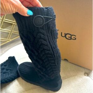 UGG back knit wool boots - rolls down and up. Size 7.5